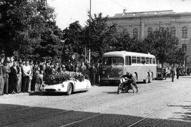 Pohřební průvod, Brno 1951