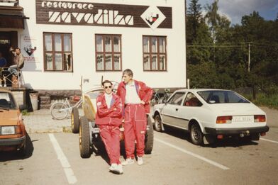 Veterán Rallye Beskydy 1993. Zastavení na Zavadilce.